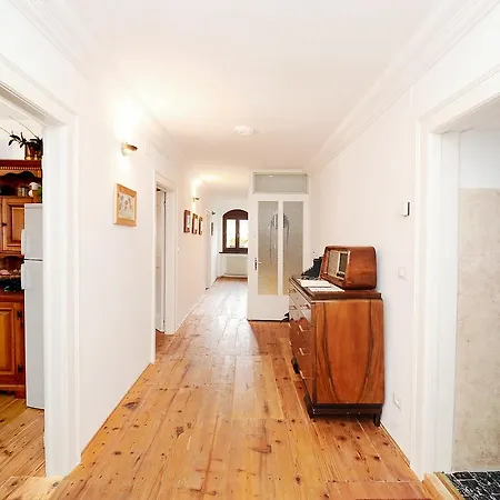 לינה וארוחת בוקר Aurora *