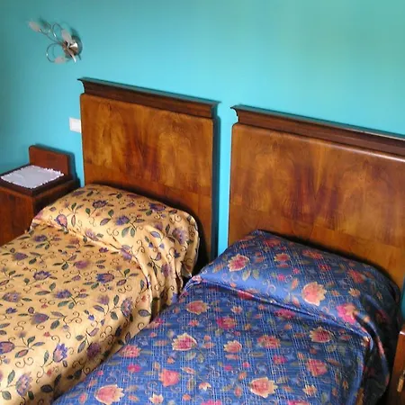 Aurora לינה וארוחת בוקר