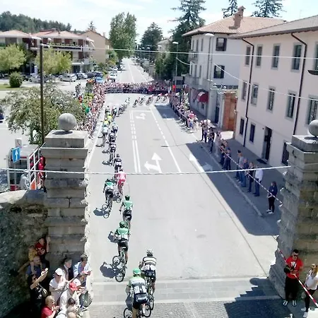 לינה וארוחת בוקר Aurora *